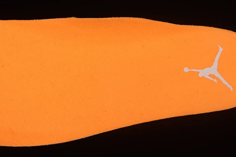 All categories Air Jordan Jordan series basketball shoes Air Jordan 11 Z version Air Jordan 11 Bright Citus AJ11 Joe 11 white orange low-top basketball shoes first layer genuine carbon AH7860-139